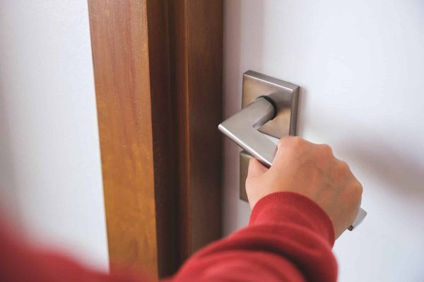 Quelles mesures de sécurité trouve-t-on au camping Escapade ?